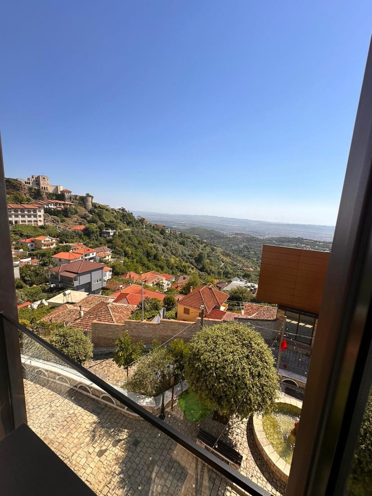 Z Art Hotel Krujë Exterior foto